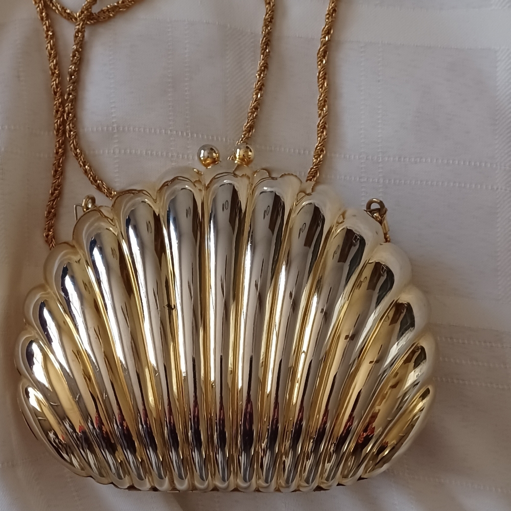 Vintage Fashion Imports Made In Italy Gold Tone Hard Shell Evening Bag